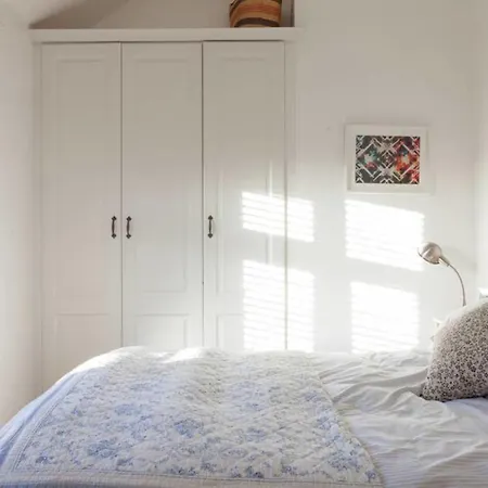 Cosy Redbrick Unbeatable Location Aikh96 Holiday home *