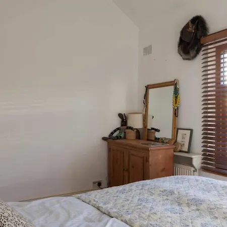 Holiday home Cosy Redbrick Unbeatable Location Aikh96 *